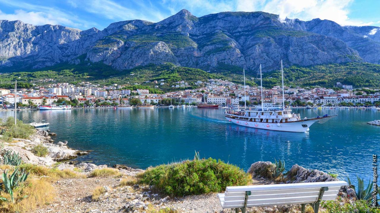 17 Makarska - Ploče/Trpanj